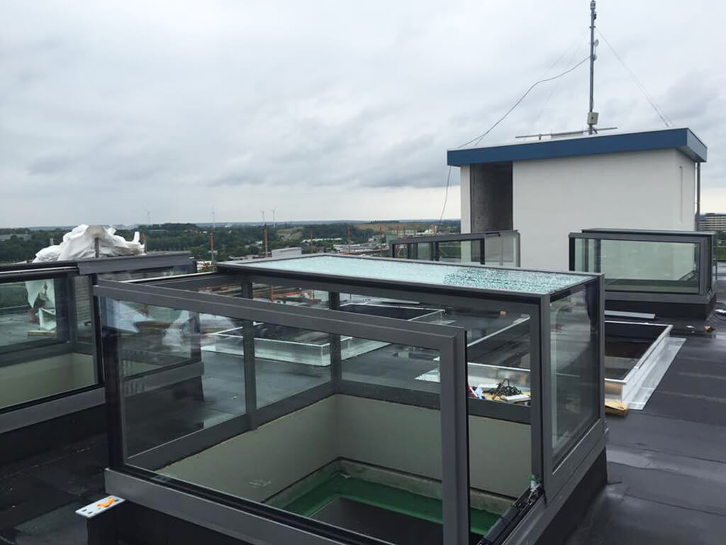 Zugang zur Dachterrasse mit freistehender Box